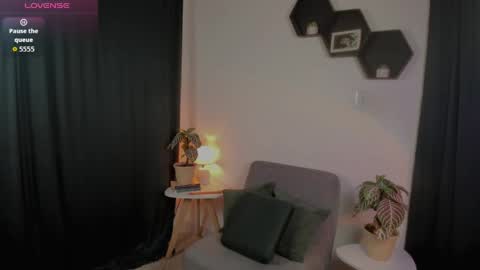 Delilah online show from May 2026 05:26:01 AM