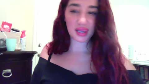 delilahraynee online show from June 2026 01:28:02 AM