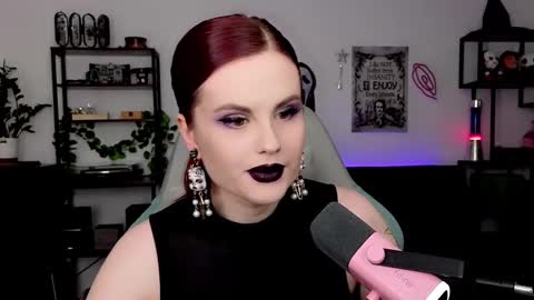 dellacrush_ online show from March 2026 06:33:01 PM