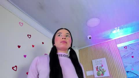 Snapshot of delphine_doll chatting on April 2026 11:47:02 AM Delia online show from April 2026 11:47:02 AM
