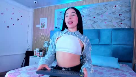 Snapshot of delphine_doll chatting on June 2026 11:49:02 AM Delia online show from June 2026 11:49:02 AM