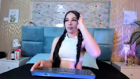 Snapshot of delphine_doll chatting on June 2026 04:13:01 PM Delia online show from June 2026 04:13:01 PM