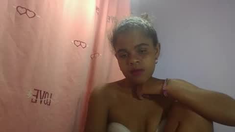 delphine online show from April 2026 06:46:02 PM