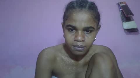 Snapshot of delphineee chatting on May 2026 04:40:01 AM delphine online show from May 2026 04:40:01 AM