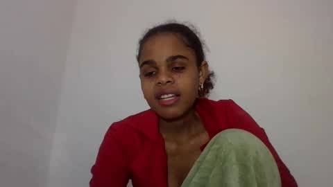 Snapshot of delphineee chatting on June 2026 01:11:01 PM delphine online show from June 2026 01:11:01 PM