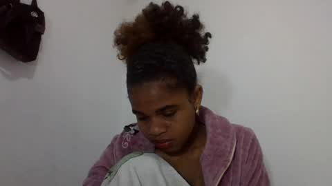 Snapshot of delphineee chatting on June 2026 06:04:02 AM delphine online show from June 2026 06:04:02 AM