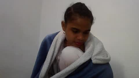 Snapshot of delphineee chatting on June 2026 04:37:01 AM delphine online show from June 2026 04:37:01 AM