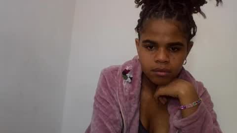 Snapshot of delphineee chatting on June 2026 05:34:02 AM delphine online show from June 2026 05:34:02 AM
