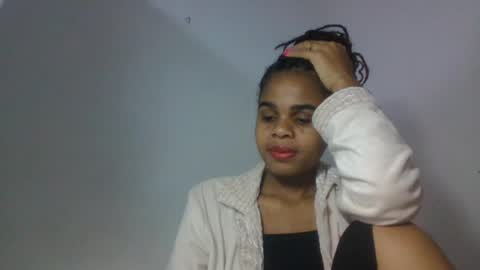 Snapshot of delphineee chatting on July 2026 10:06:02 AM delphine online show from July 2026 10:06:02 AM