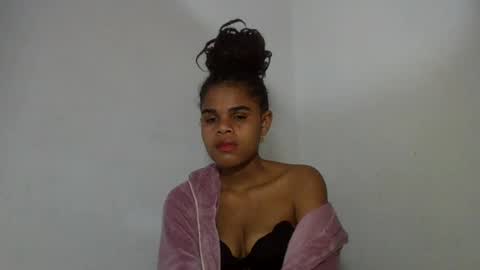 Snapshot of delphineee chatting on July 2026 05:22:02 PM delphine online show from July 2026 05:22:02 PM