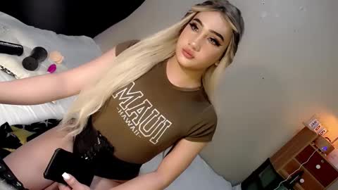 Chesca online show from January 2025 11:44:01 PM