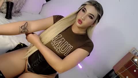 Chesca online show from February 2025 09:39:01 PM