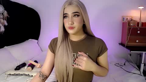 Chesca online show from February 2025 10:15:02 AM