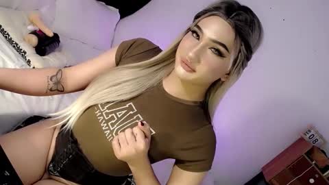 Chesca online show from February 2025 04:32:01 PM