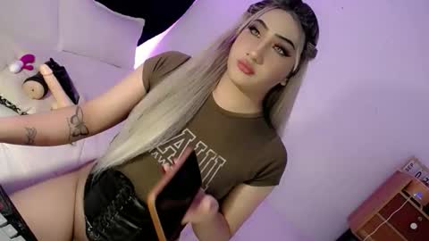 Chesca online show from September 2025 08:52:02 PM