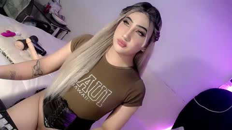 Chesca online show from November 2025 08:39:02 AM