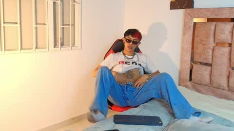 Demian and Salvatore online show from November 2025 10:46:01 PM