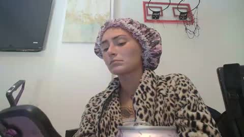 Snapshot of demiibear chatting on July 2026 06:33:02 AM Demi online show from July 2026 06:33:02 AM
