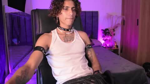Snapshot of demonkush_ chatting on May 2026 05:35:01 AM DemonKush online show from May 2026 05:35:01 AM