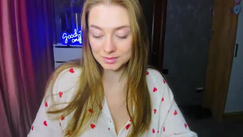 Sophie online show from September 2025 04:25:02 AM