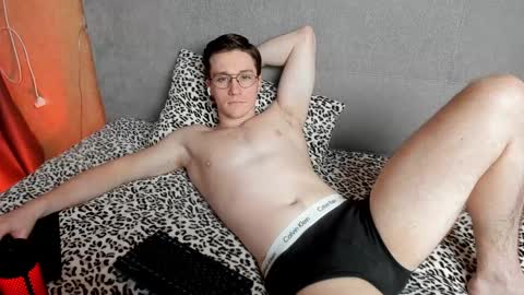 Snapshot of deni_boy99 chatting on December 2024 04:10:01 PM Deni online show from December 2024 04:10:01 PM