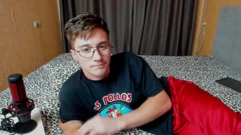 Snapshot of deni_boy99 chatting on September 2025 04:10:02 PM Deni online show from September 2025 04:10:02 PM