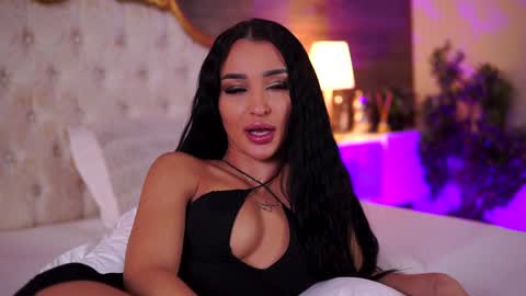 denisedevilles online show from January 2025 12:52:02 PM