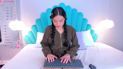 Denise online show from February 2025 04:05:01 AM