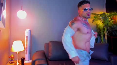 dennis_cox_ online show from October 2025 05:03:01 PM