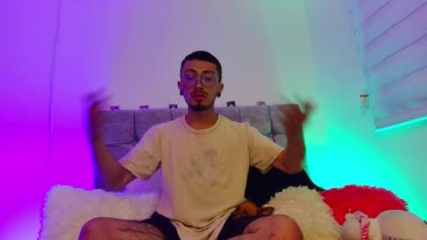 Dennis online show from November 2025 11:37:02 PM