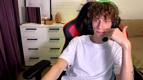 Snapshot of denobluora chatting on December 2024 08:16:01 PM Jasper   online show from December 2024 08:16:01 PM