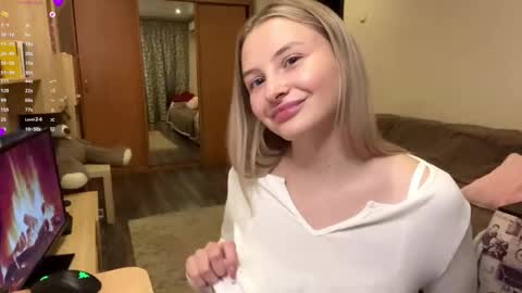 Vi  Victoria online show from November 2025 02:08:01 PM