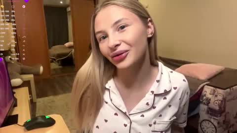 Vi  Victoria online show from November 2025 02:09:01 PM