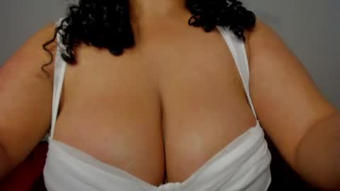 Snapshot of dephne_ chatting on June 2026 06:44:01 PM Dephne online show from June 2026 06:44:01 PM