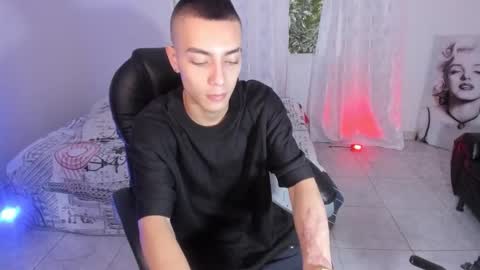 Snapshot of dereck_boy8 chatting on October 2025 09:59:01 PM Dereck Boy online show from October 2025 09:59:01 PM