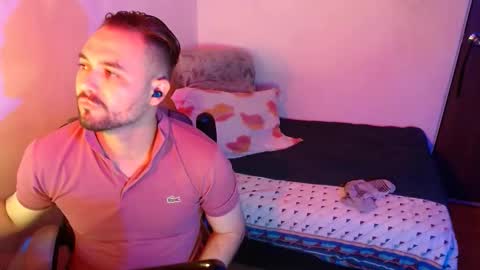 Dereck Mills3 online show from May 2026 02:18:02 AM