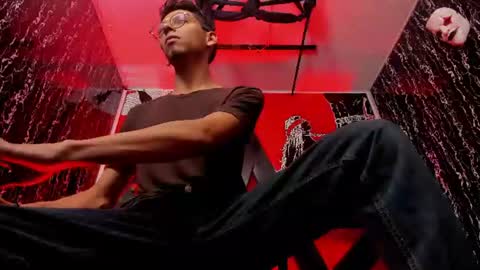 Dereck online show from July 2026 05:17:01 PM