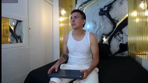 Dereck online show from July 2026 02:28:01 AM