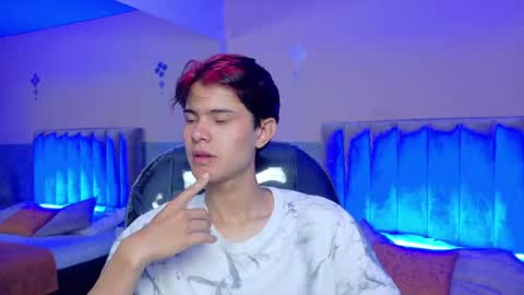 derek_sinn online show from June 2026 08:02:02 PM