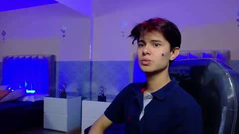 derek_sinn online show from June 2026 08:20:02 PM