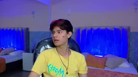derek_sinn online show from June 2026 08:20:02 PM