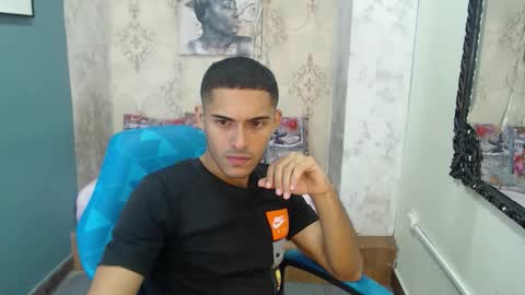 Snapshot of derek_storm_ chatting on October 2025 10:30:01 AM D E R E K online show from October 2025 10:30:01 AM