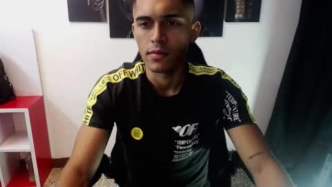 Snapshot of derek_storm_ chatting on November 2025 10:48:01 AM D E R E K online show from November 2025 10:48:01 AM