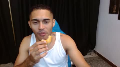 Snapshot of derek_storm_ chatting on November 2025 11:57:02 AM D E R E K online show from November 2025 11:57:02 AM