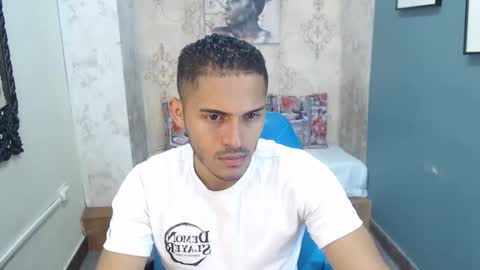 Snapshot of derek_storm_ chatting on December 2025 12:21:02 PM D E R E K online show from December 2025 12:21:02 PM