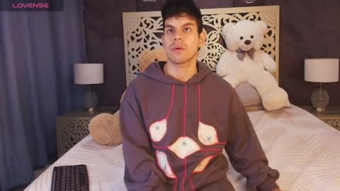 derek_voss online show from June 2026 12:43:01 PM