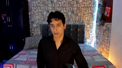 DEREKK   online show from January 2025 03:09:02 AM