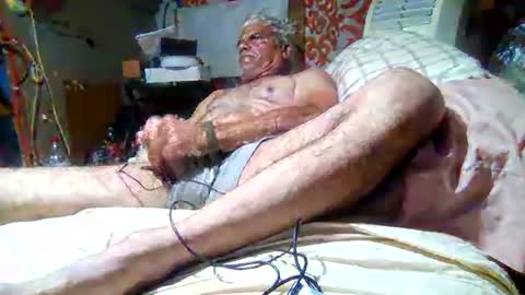 derick1961 online show from May 2026 05:35:01 AM