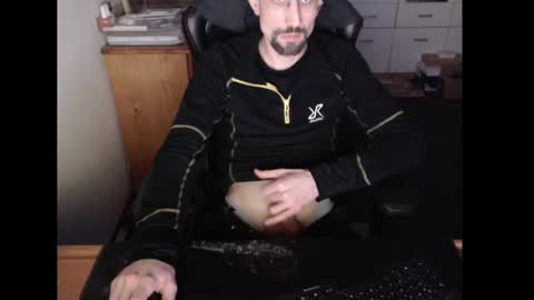 Snapshot of dermattes chatting on February 2025 03:17:02 PM dermattes online show from February 2025 03:17:02 PM