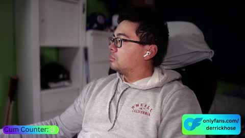 Derrick Hose online show from November 2025 03:23:01 AM